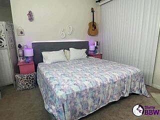 Emotional Blonde Bbw Milf Cameron Skye Gets Wet Pussy In Backstage Slut Action