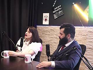 eles criaram uma produtora e sofreram muito no mercado j� tomaram golpe e ela estava gr�vida quando entrou no mundo porn� - lady snow e lord kenobi sheer red