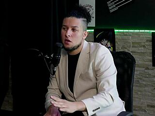 Explained foreplay in massage takes work seriously expands female body knowledge and squirting!