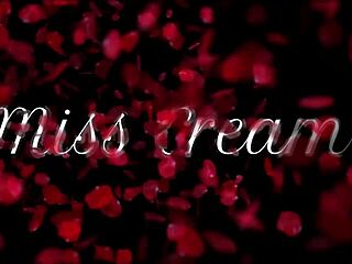 flashing my pussy in public park and squirting with help