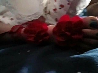 Oh, shove that huge dildo deep in my amateur anal for homemade assfucking fun!