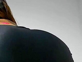 Young Amateur Flashes And Masturbates Outdoors In Short Skirt