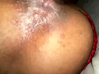 de resenha com o boy gets wild with armpit fetish toys and squirting in fishnets