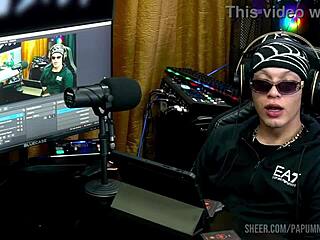 Ruan Ficou Com Muito Tes�o Enquanto A Bibi Griffo Rebola No Colo Dele Bem Gostoso - Podcast P�pum No Barraco