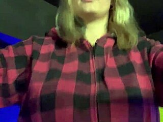 n�o acredito nisso quase fui expulso da academia pela minha vestes ficaram com muito tes�o vendo meus peitos durinho pulando