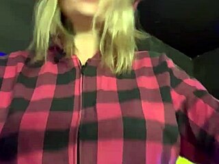 n�o acredito nisso quase fui expulso da academia pela minha vestes ficaram com muito tes�o vendo meus peitos durinho pulando