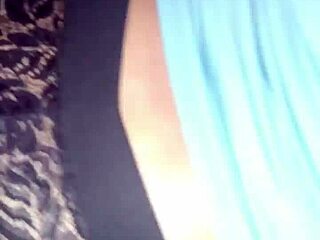 Amateur Latina wife flashes brunette slut body to delivery boy in homemade close-up