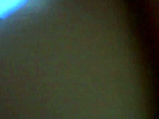 Esto es lo que pasa cuando le pido el culo a la se�ora que lava mi ropa los fines de semana. Le gusta por el culo y me di� unos sentones sin cond�n consolador en el hoyo equivocado?