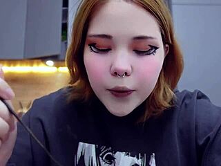 Oh hey, check out Furiyssh doing her fun mukbang session