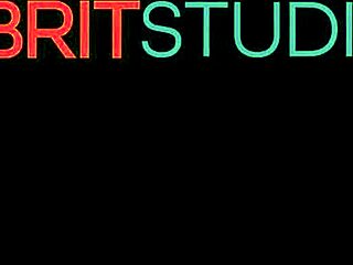 two british girls play with each other and cum hard