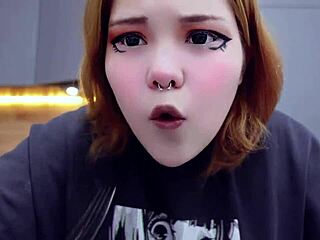 Oh hey, check out Furiyssh doing her fun mukbang session