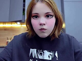 Oh hey, check out Furiyssh doing her fun mukbang session