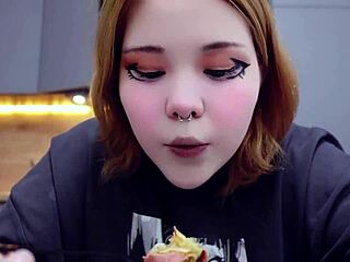 Oh hey, check out Furiyssh doing her fun mukbang session