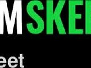 Morning Wood Surprise as Alice and Nikki Share Sex Toys in Steamy Threesome Shower