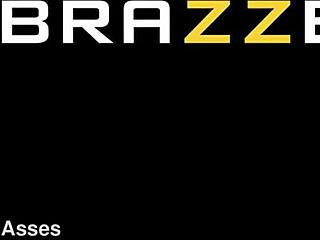 Handywoman Handy Pussy Kaylee Ryder Gets Facial After Blowjob And Riding Big Cock!