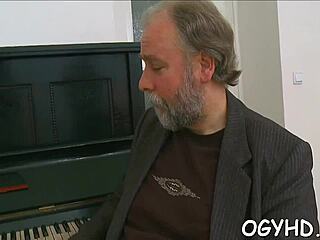 Young russian slut gets licked and fucked hard by old guy in doggystyle