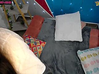 hey, check out new camgirl m�a l�pez showing off her sexy latina vibes