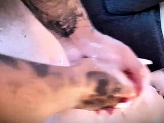 Amateur teen 18+ gives tight handjob post-orgasm to horny slut in homemade massage quickie with cumshot