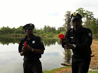 ओरिएंटल बेब मैक्सिन एक्स BBC पर डीपथ्रोट काउगर्ल राइड करती रही मैं शांत