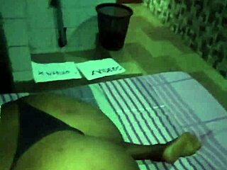 i uh, love this masturbation erotica with sexy mature milf fingering herself