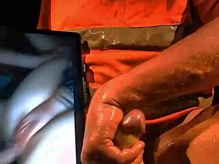 Hey, check me watching this hot 18+ encounter unfold