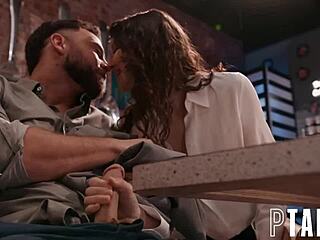 I'm sneaking around at the diner with Seth and Liz Jordan for some petite teen fun.