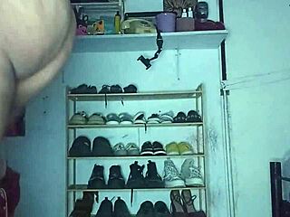 Hey chubby mama, why are you playing with that dildo in your hairy coño?