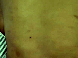 Culona teases the cleaning guy with her big ass in the hotel room