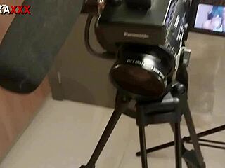 Hey, check out Lady Bee in erotikaxxx oral total behind the scenes footage