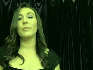 Sinn sage strips lingerie to reveal her sensual body 😍