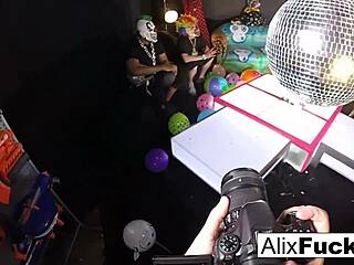 Quer ser meu corno igual a gil? Watch my big ass tease.