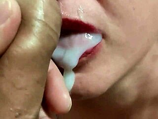 Hotwife milf gives sloppy blowjobs with cum in mouth 😈💦