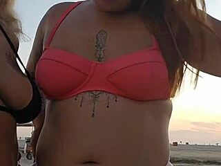 Amateur African mature flashes big ass outdoors in exhibitionist search for fun