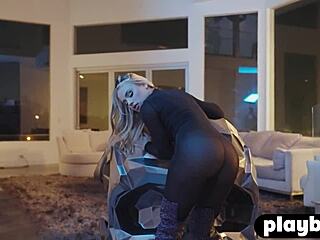 Blonde Milf Anna Claire Clouds Boldly Poses Naked