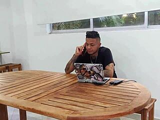 I'm looking for work and found the man to fuck with.