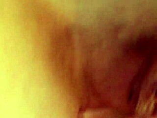 I adore the sensual feel of borotalco on my curvy body