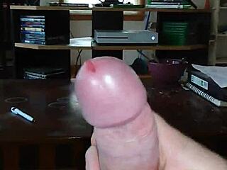 hey, i'm jerking off solo to hot transsexual cumshot action again