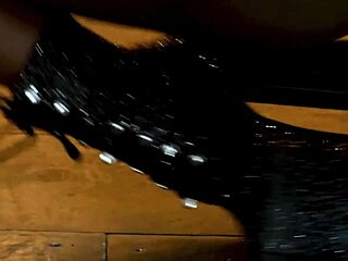 i enjoy watching ana foxxx perform in the supernova pmv video