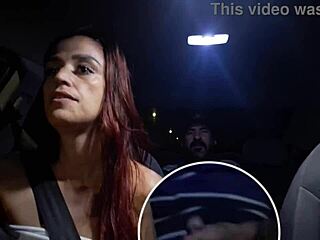 Casada trabalha de motorista de aplicativo e faz sacanagens com passageiros.