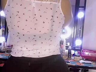 Curvy Prostitute Teases With Her Juicy Big Ass