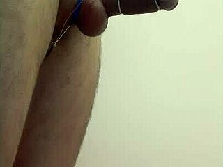 She hits amazing orgasm with solo toy play