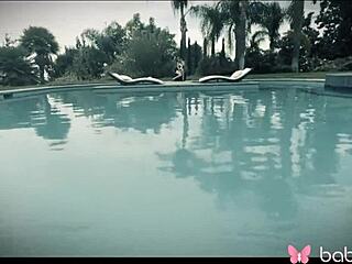 Hey jillian janson why masturbate solo outdoors with those sexy blonde tits?