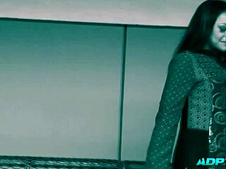 Hey, fist my pussy with double dildo penetration!