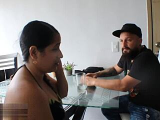 puta desconocida takes my cash and fucks hard ignoring her boyfriend completely