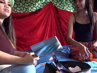 चीनी प्रेग्नेंट लेस्बियन हाई डेफिनिशन में बैलून फोड़ रही