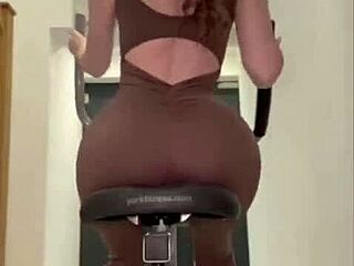 i really want to be your sweaty workout buddy pumping hard together