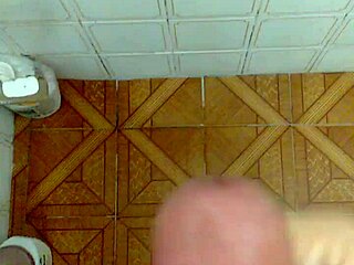 Minha linda covered in hot cumshots 😍💦