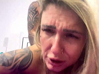 Gozando sem camisinha na buceta babada até os olhos ficarem vermelhos!