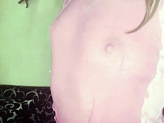 Stepmom's Wet Pussy Gets Sloppy Cunnilingus Lick