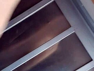 golli702 pounds wet squirting pussy moaning wildly